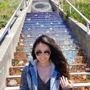 Meet your Posher, Amanda